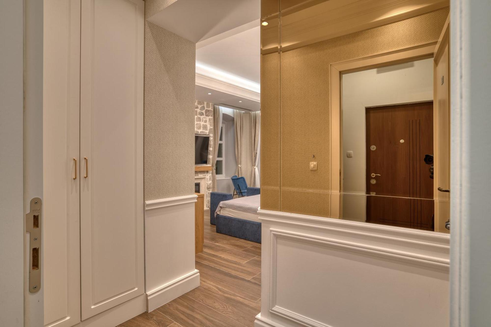 Hive Luxury Suites By Mn Property Kotor Luaran gambar