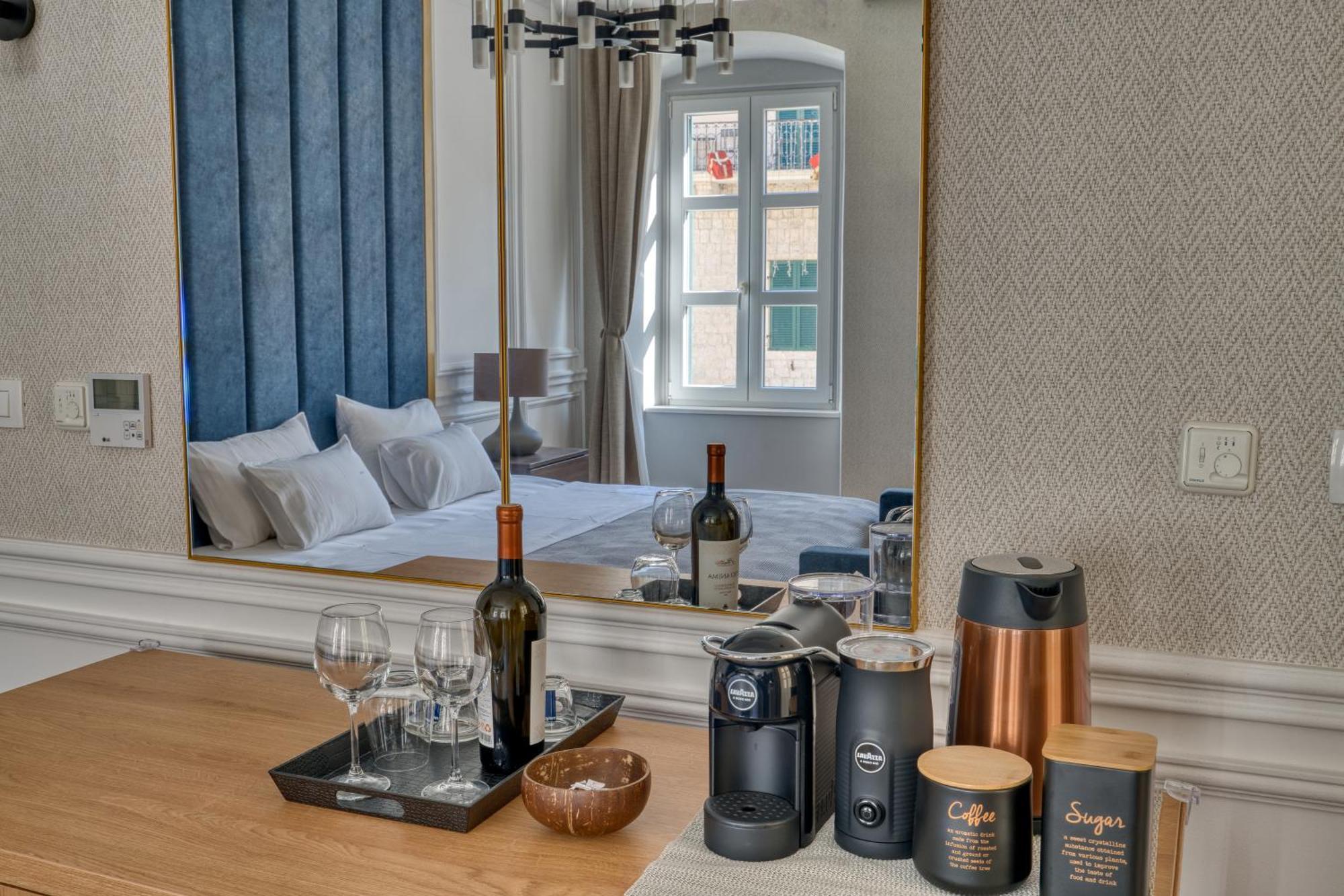 Hive Luxury Suites By Mn Property Kotor Luaran gambar