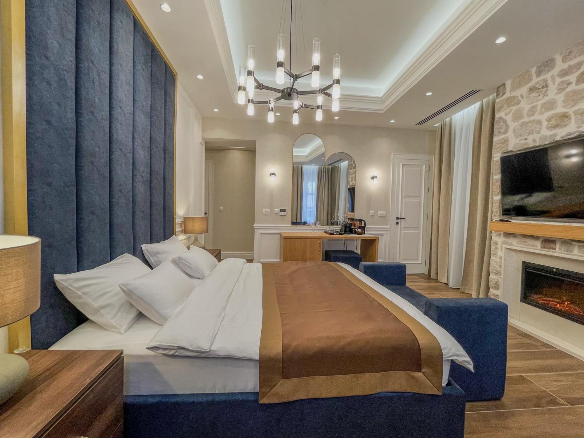 Hive Luxury Suites By Mn Property Kotor Luaran gambar