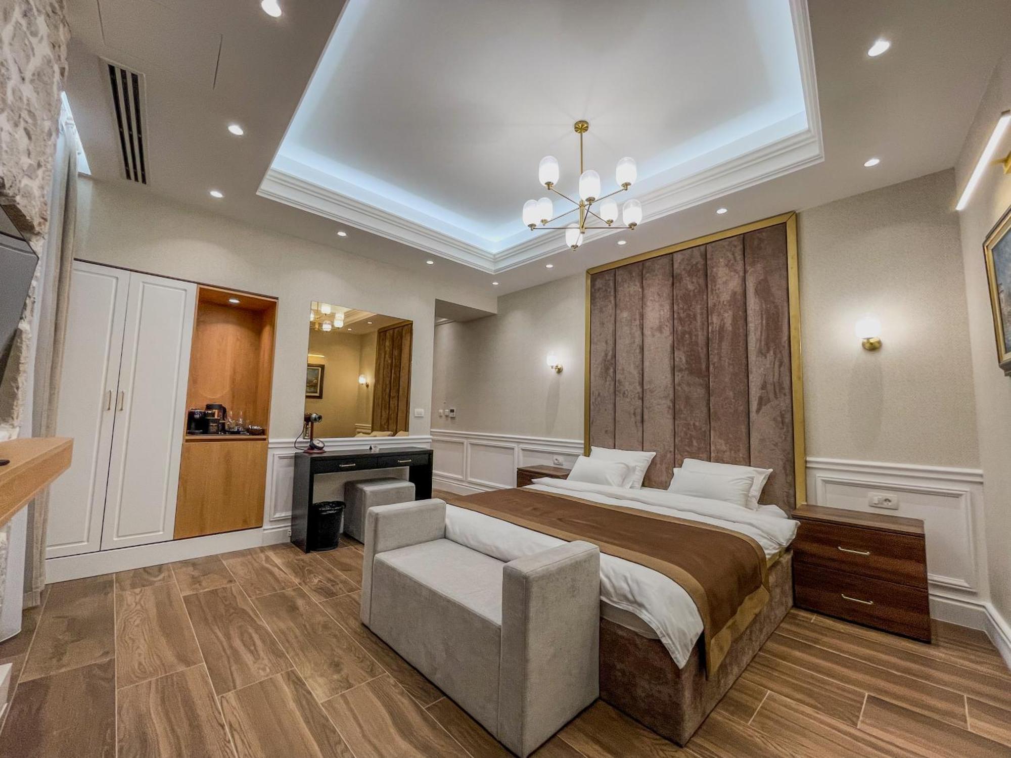 Hive Luxury Suites By Mn Property Kotor Luaran gambar