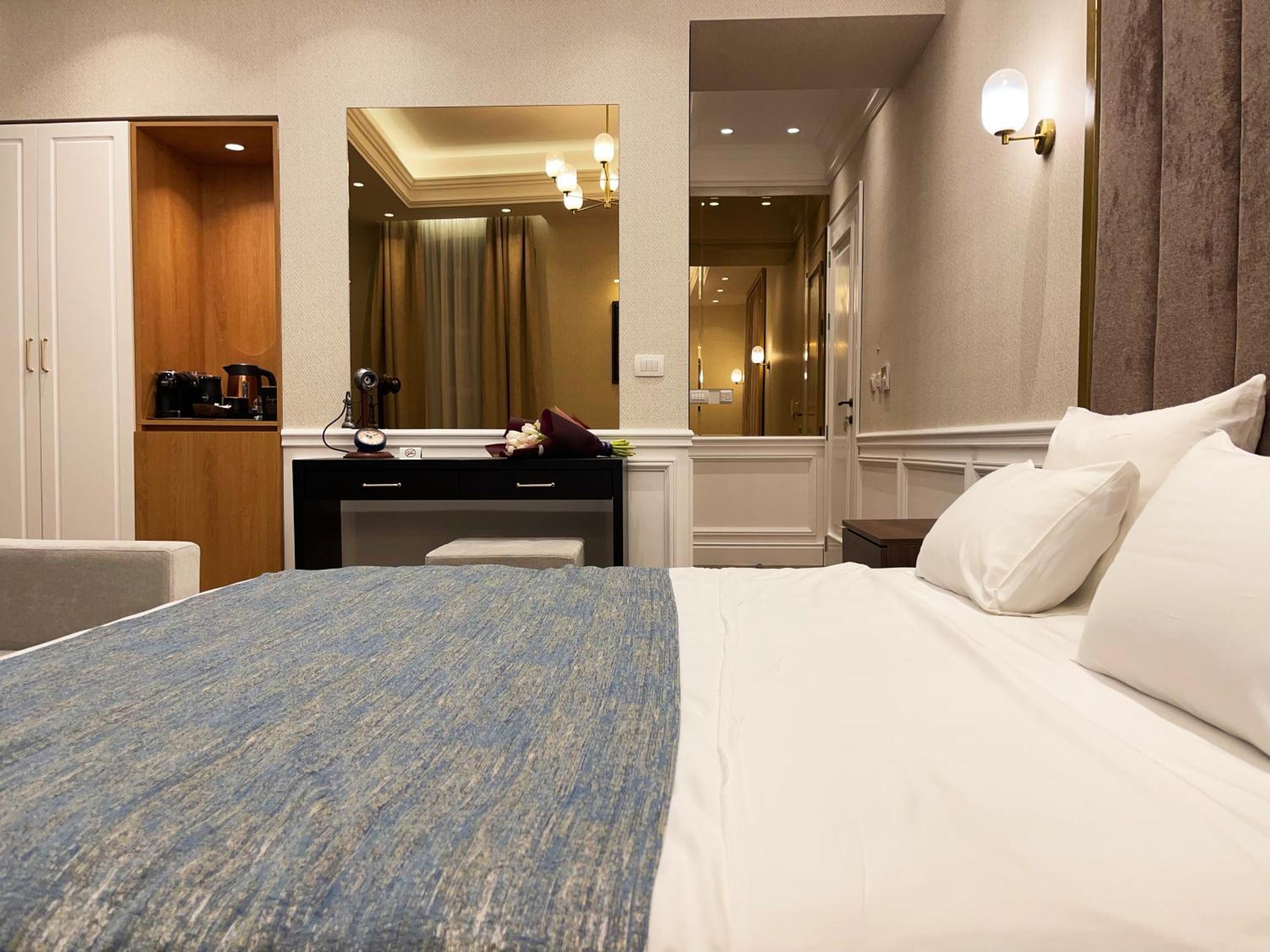 Hive Luxury Suites By Mn Property Kotor Luaran gambar